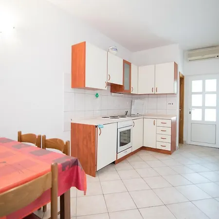 Apartman Neva *